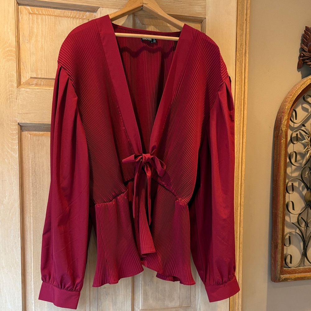 Boohoo Burgundy Pleated Top Size 22